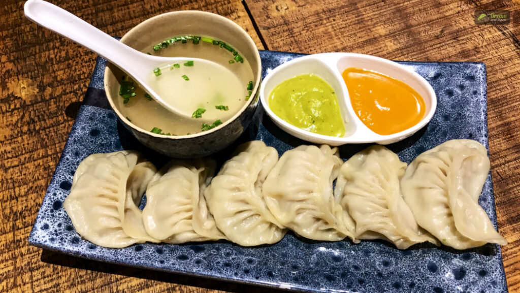 Momos