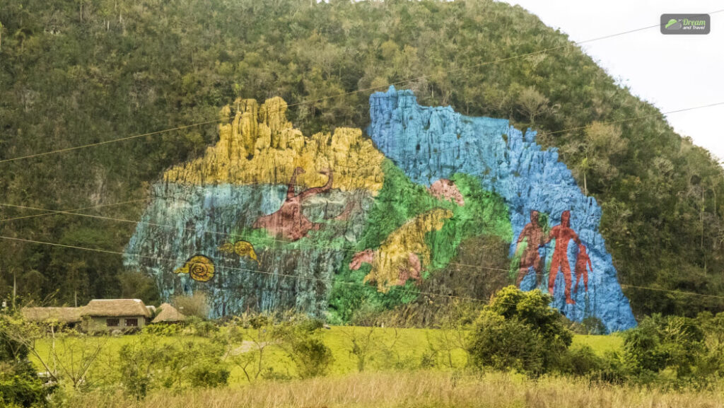 Mural de la Prehistoria Vinales