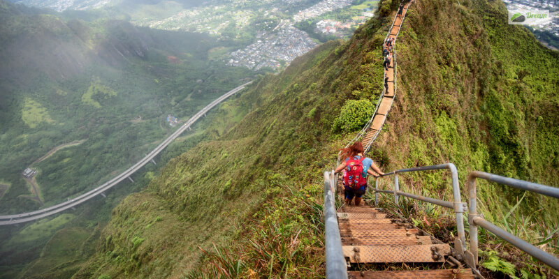 What Happens When You Hike The Illegal Haiku Stairs