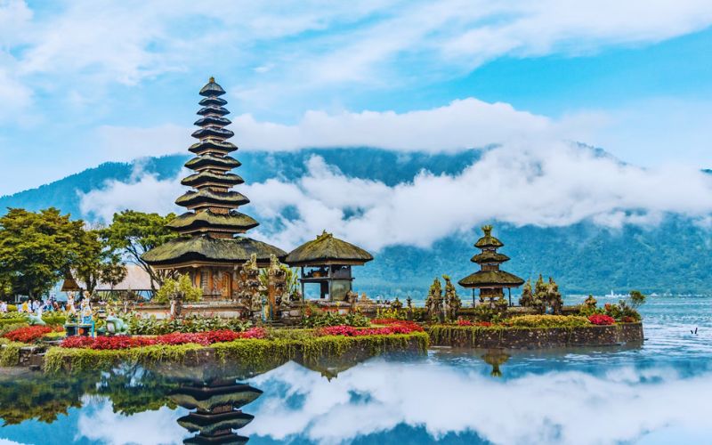 Why Choose Bali to Buy a Luxury Property