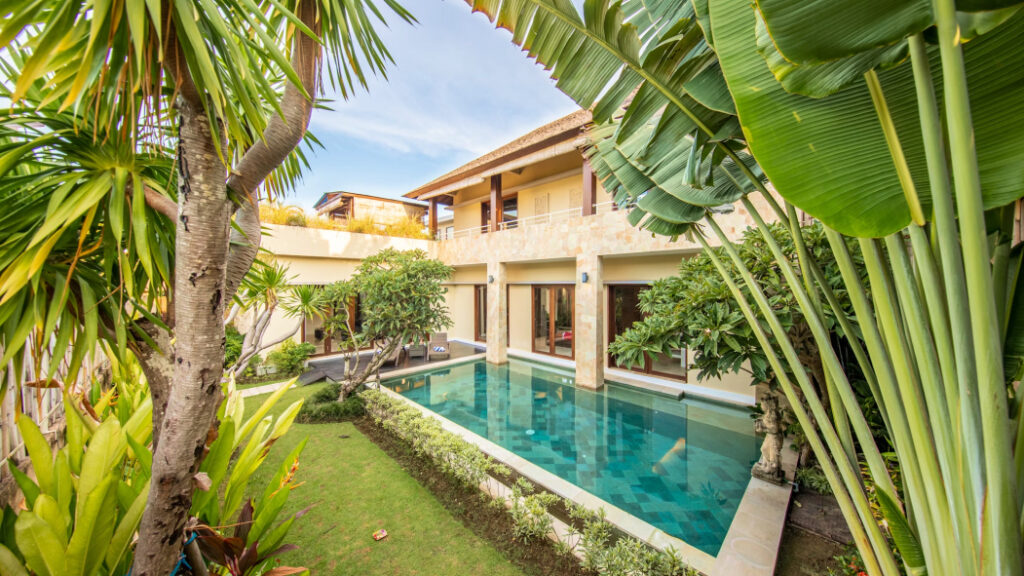 Why choose Bali to buy a luxury property_