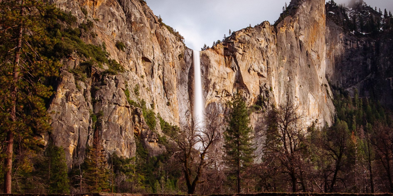 Access Points and Popular Tourist Destinations Of The Bridalveil Fall