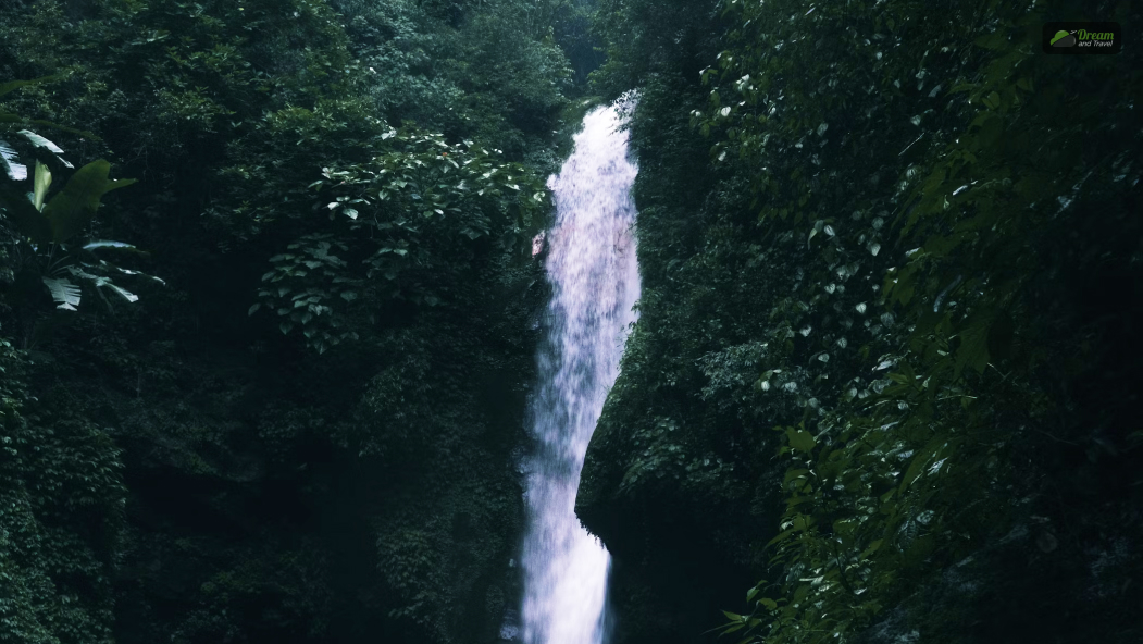 Kanchenjunga Falls