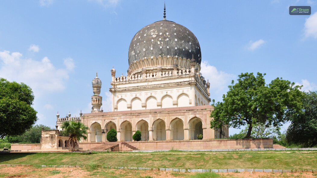 Qutb Shahi Tombs