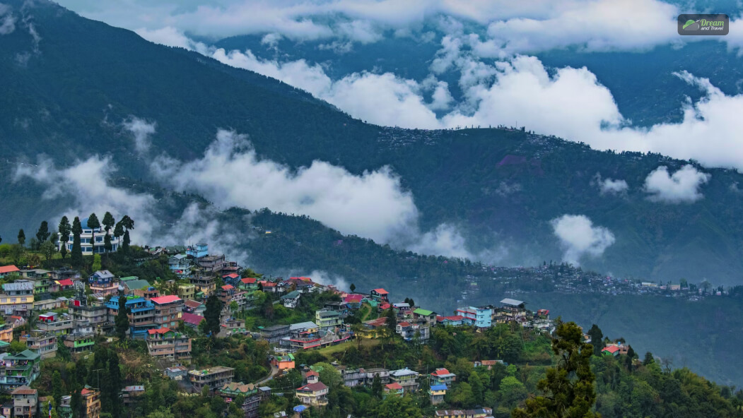 Why travel from Kolkata to Darjeeling_